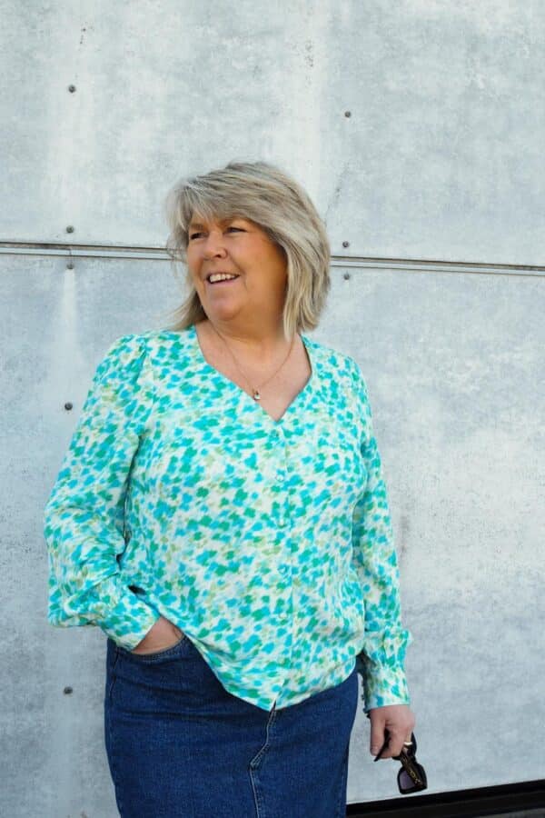 yasAlira LS V-Neck Top Noos